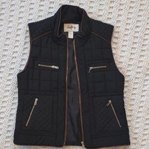Daytrip Black Quilted Vest with Zipper Accents